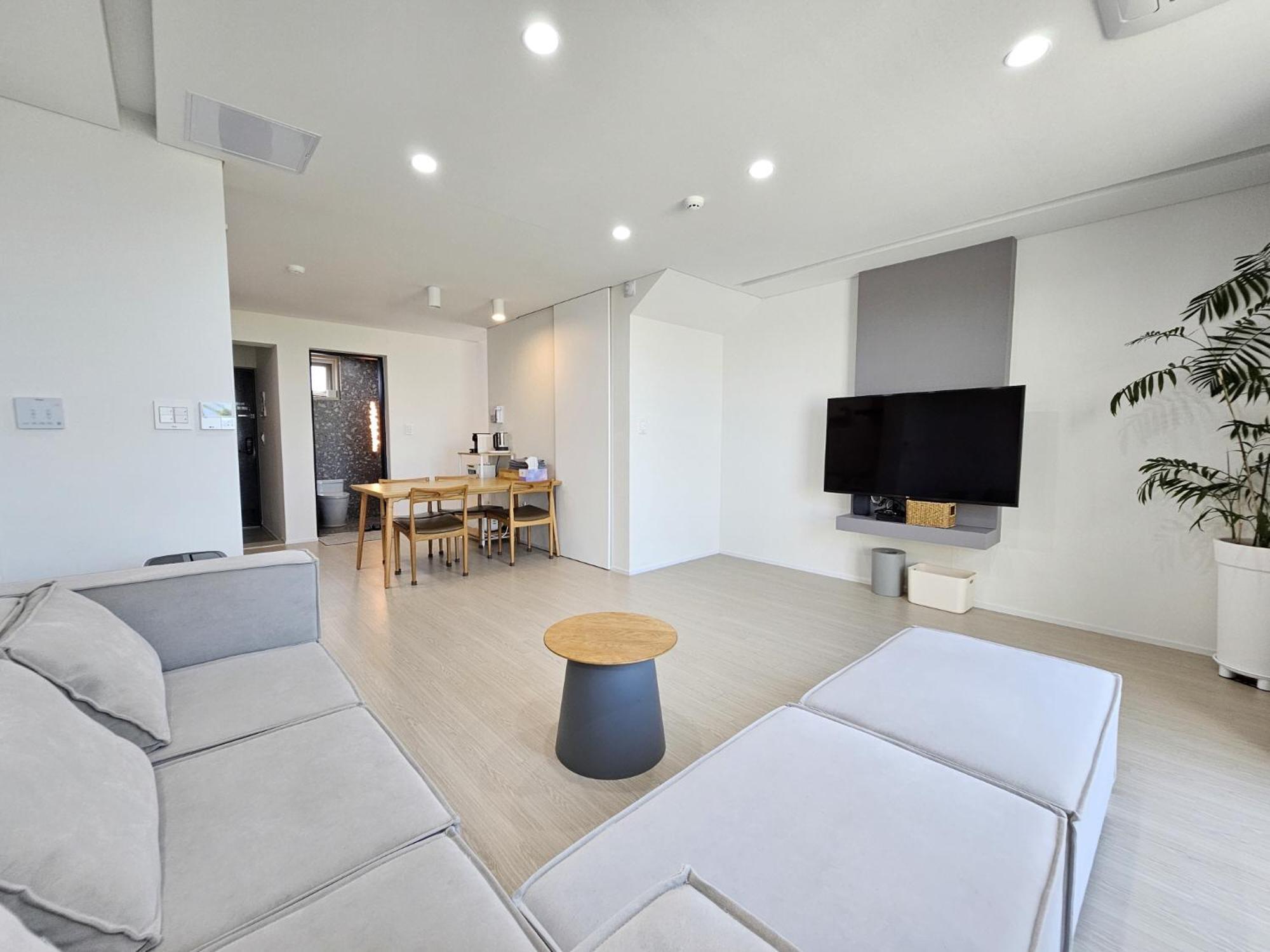 Jeju Badayeon Villa ซอกวีโพ ภายนอก รูปภาพ