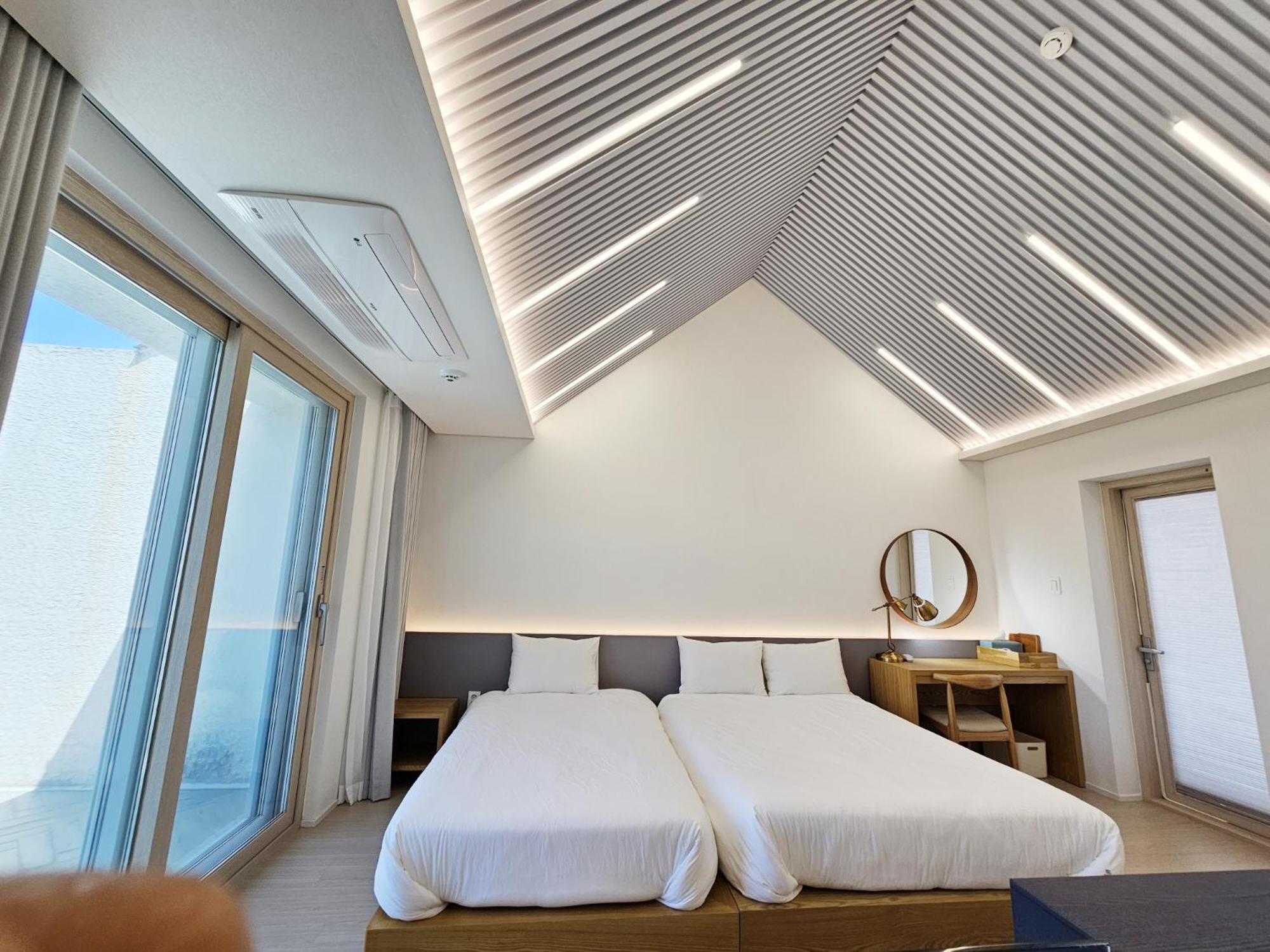 Jeju Badayeon Villa ซอกวีโพ ภายนอก รูปภาพ