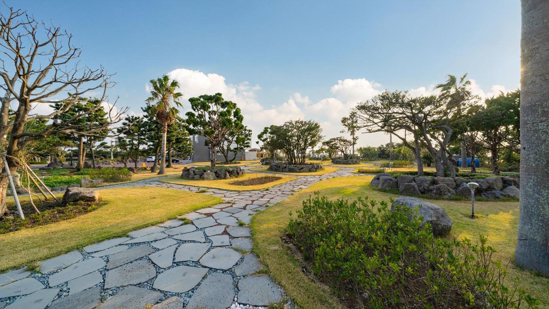 Jeju Badayeon Villa ซอกวีโพ ภายนอก รูปภาพ