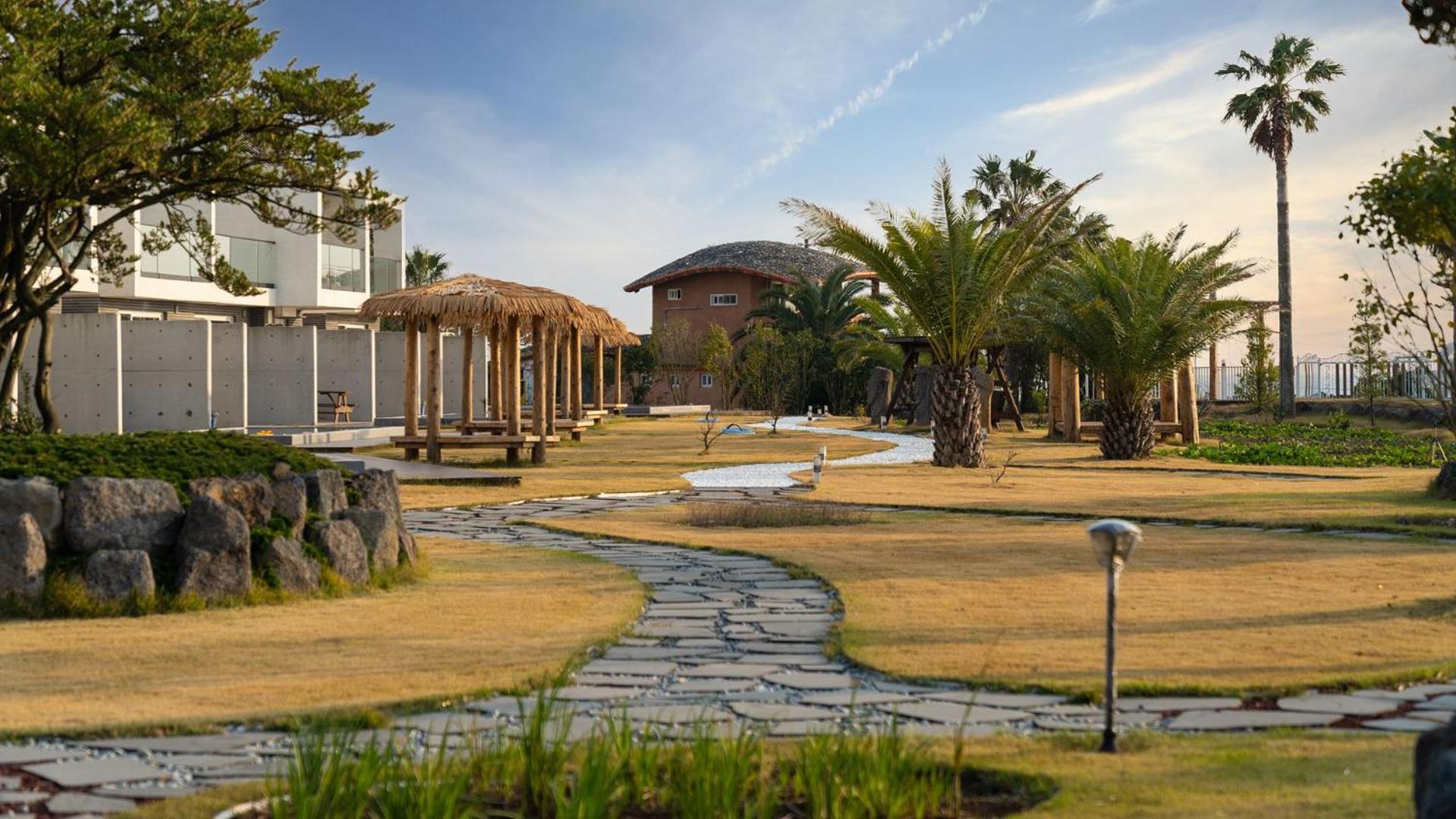 Jeju Badayeon Villa ซอกวีโพ ภายนอก รูปภาพ